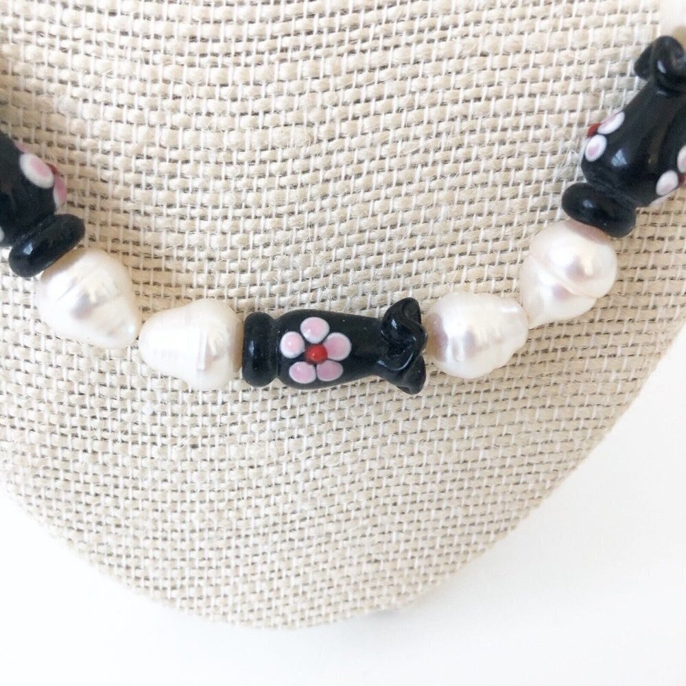 NWT Genuine Pearls, Black Onyx & Painted Ceramic Beads Necklace Floral White - Picture 2 of 5